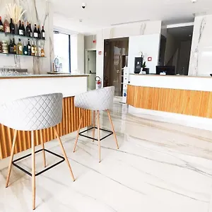 https://catania-sea-palace-hotel.catania-hotels.net