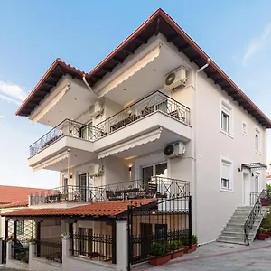 https://souzana-appartments.hotelschalkidiki.net